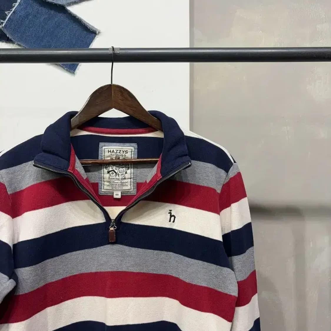 (100) 헤지스 캐주얼 클래식 반집업 스트라이프 니트 상품이미지3