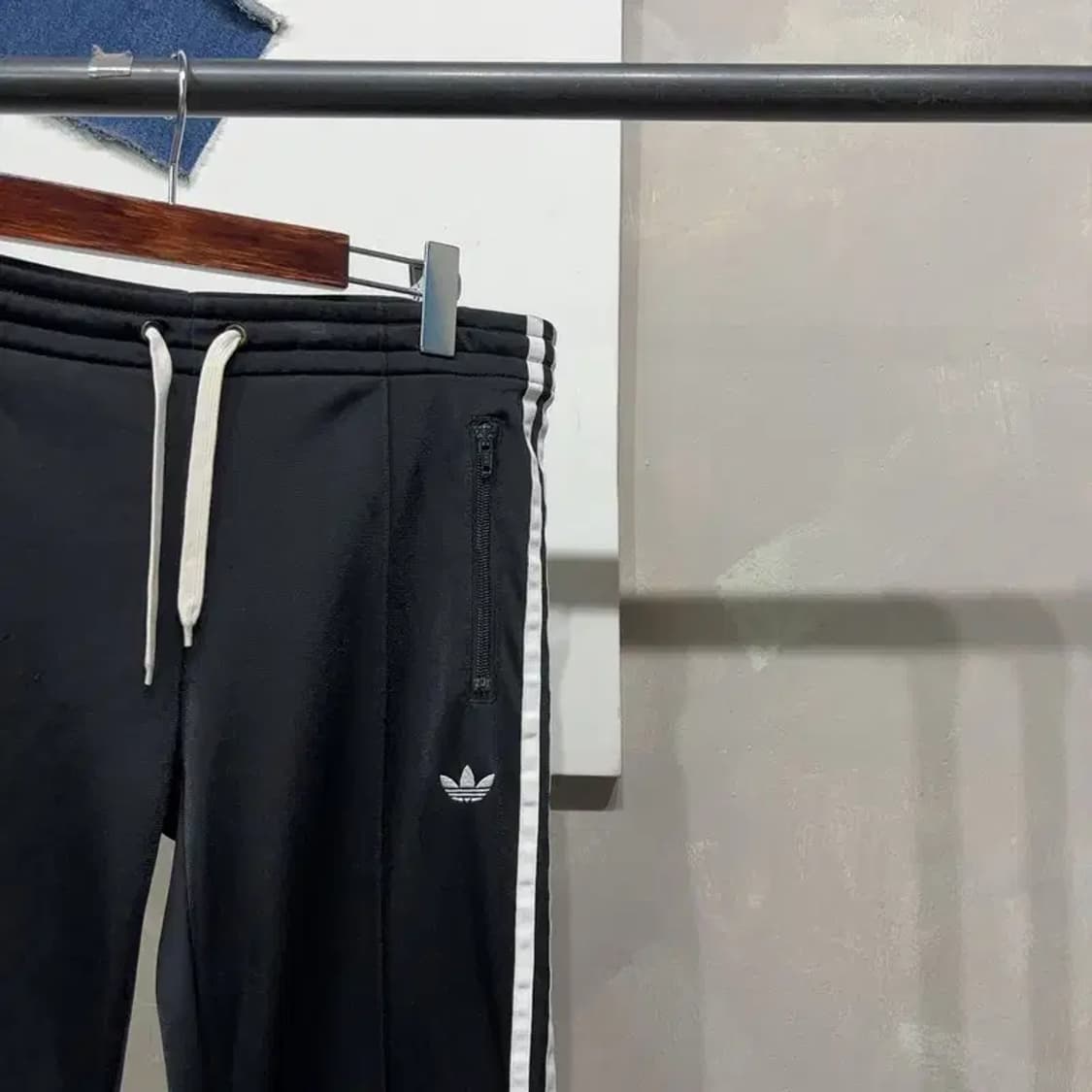 (28~30인치) 아디다스 여성 부츠컷 플레어진 팬츠 운동바지 상품이미지2