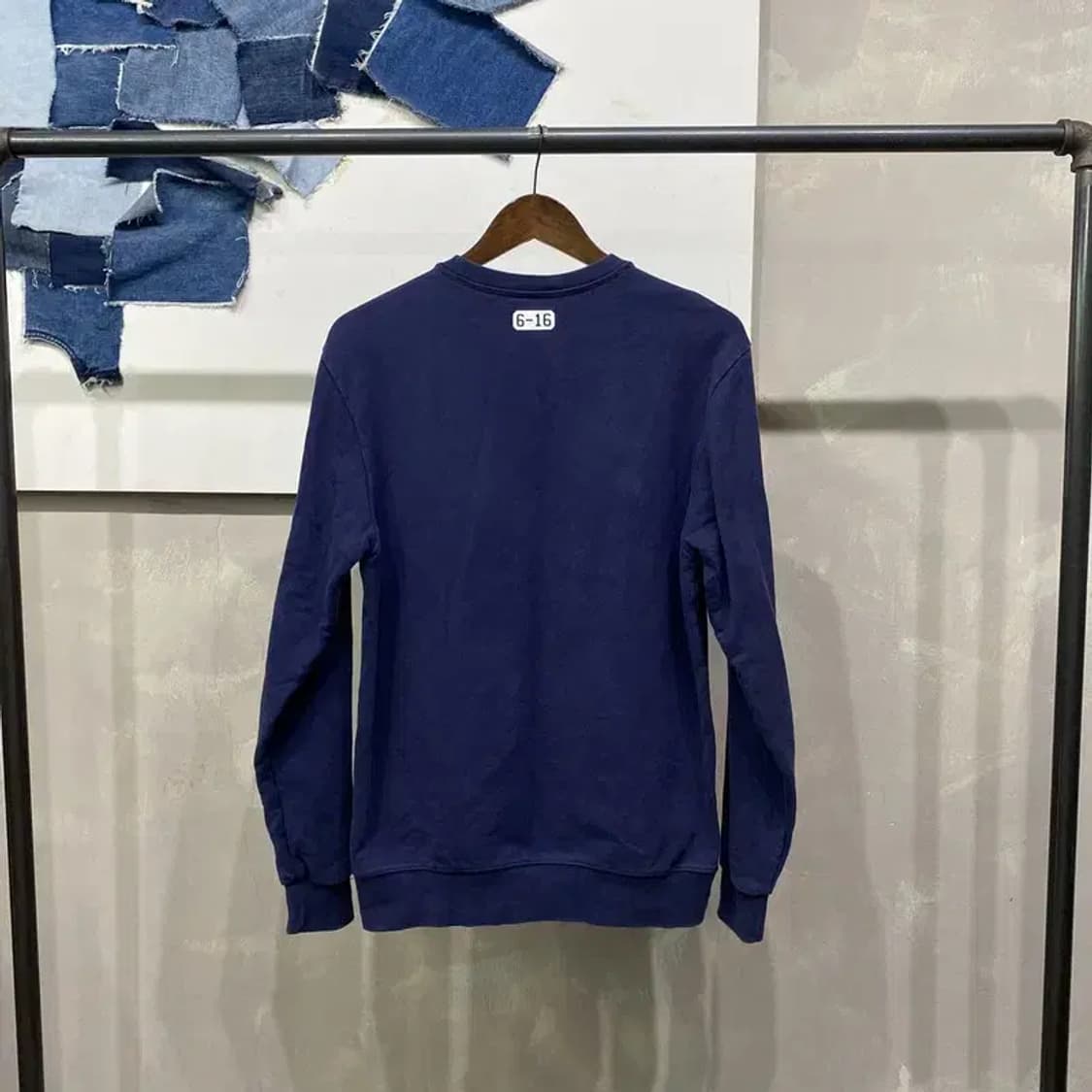 (100) 크리틱 스트릿 네이비 맨투맨 긴팔 티 상품이미지4