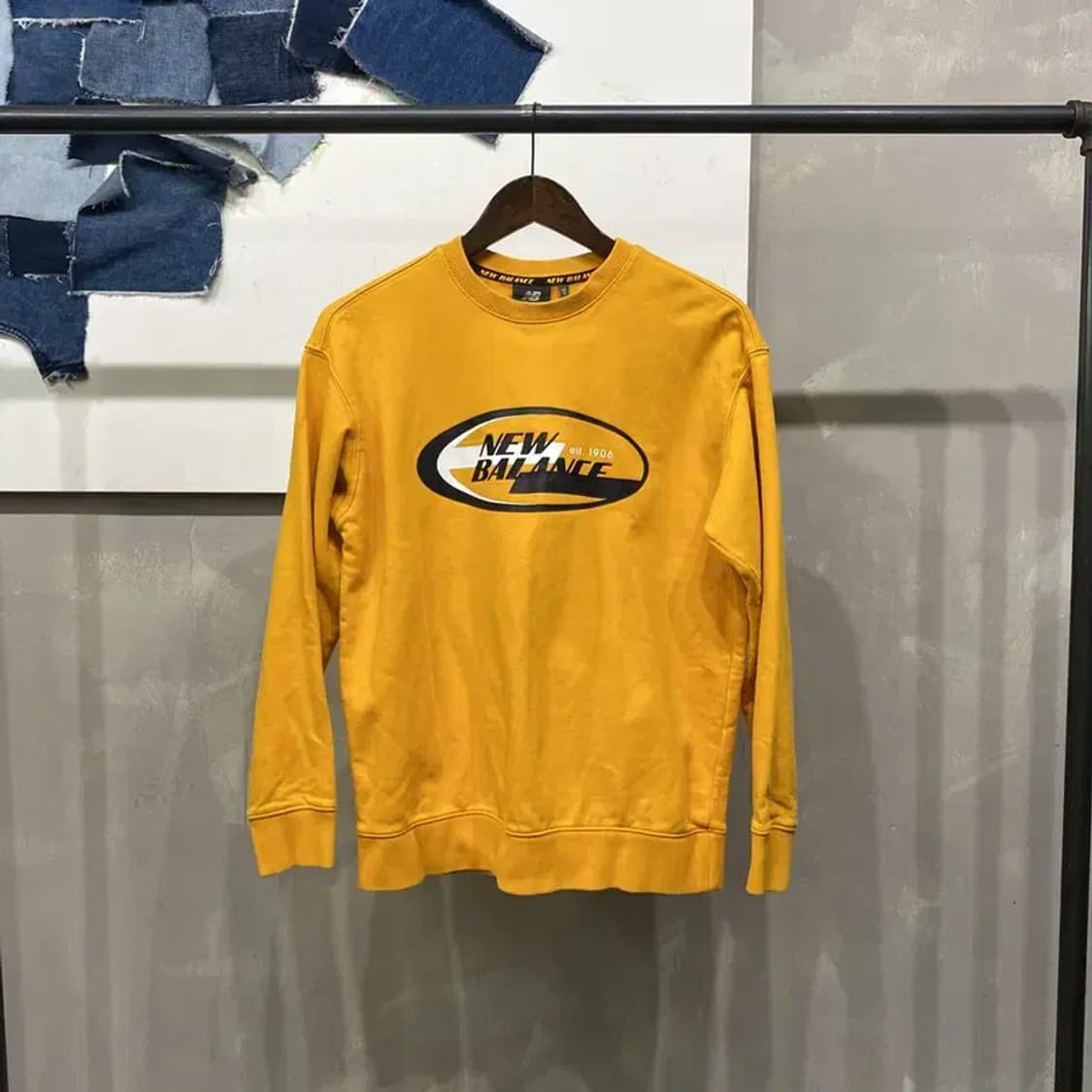 (90) 뉴발란스 여성 캐주얼 프린팅 맨투맨 긴팔 티 상품이미지1