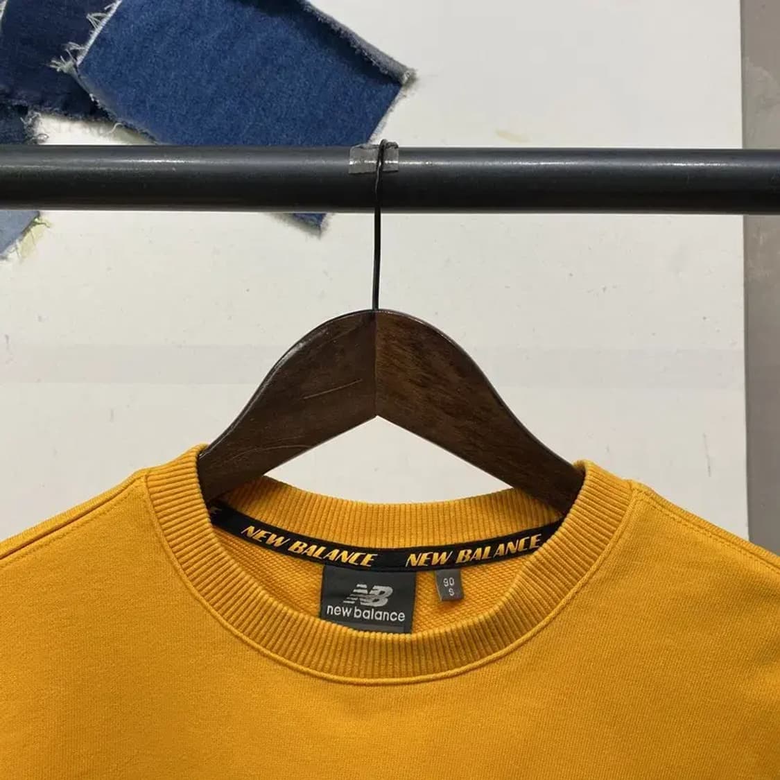 (90) 뉴발란스 여성 캐주얼 프린팅 맨투맨 긴팔 티 상품이미지2