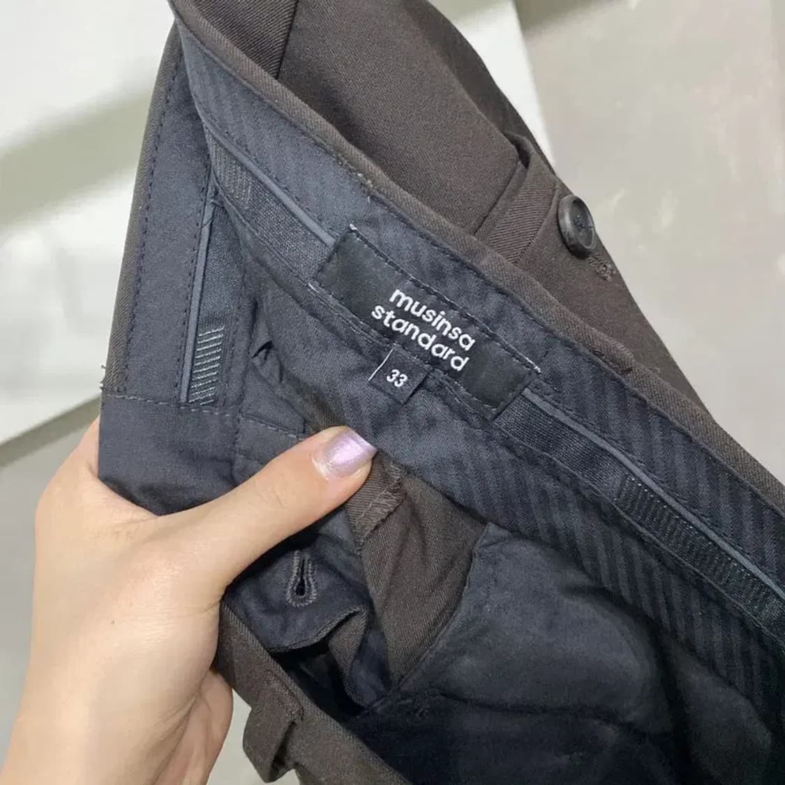 (33인치) 무신사스탠다드 와이드핏 핀턱 슬랙스 바지 상품이미지6