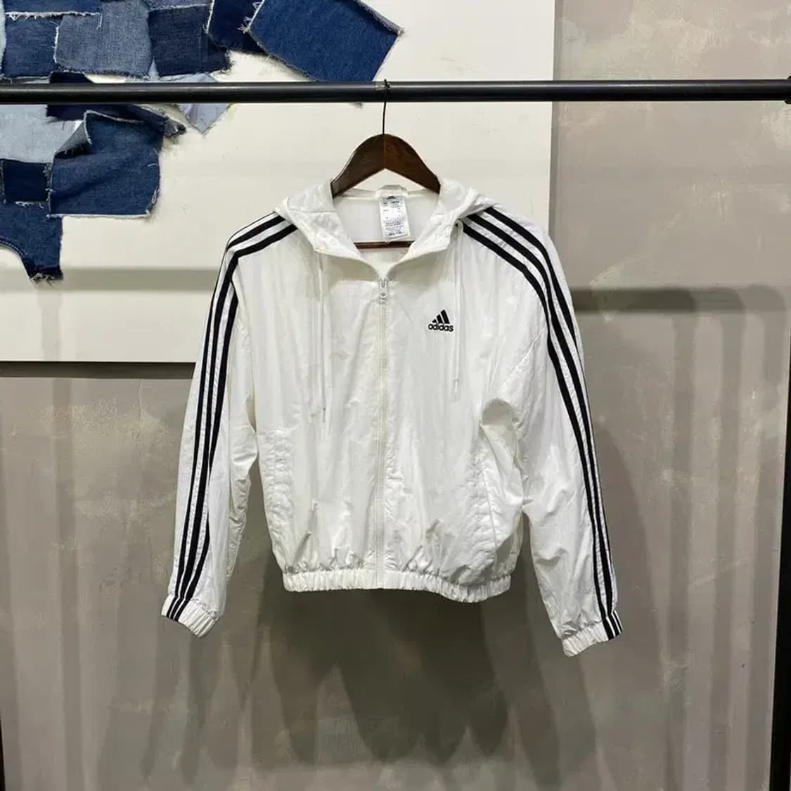 (95) 아디다스 여성 화이트 크롭 바람막이 자켓 상품이미지1
