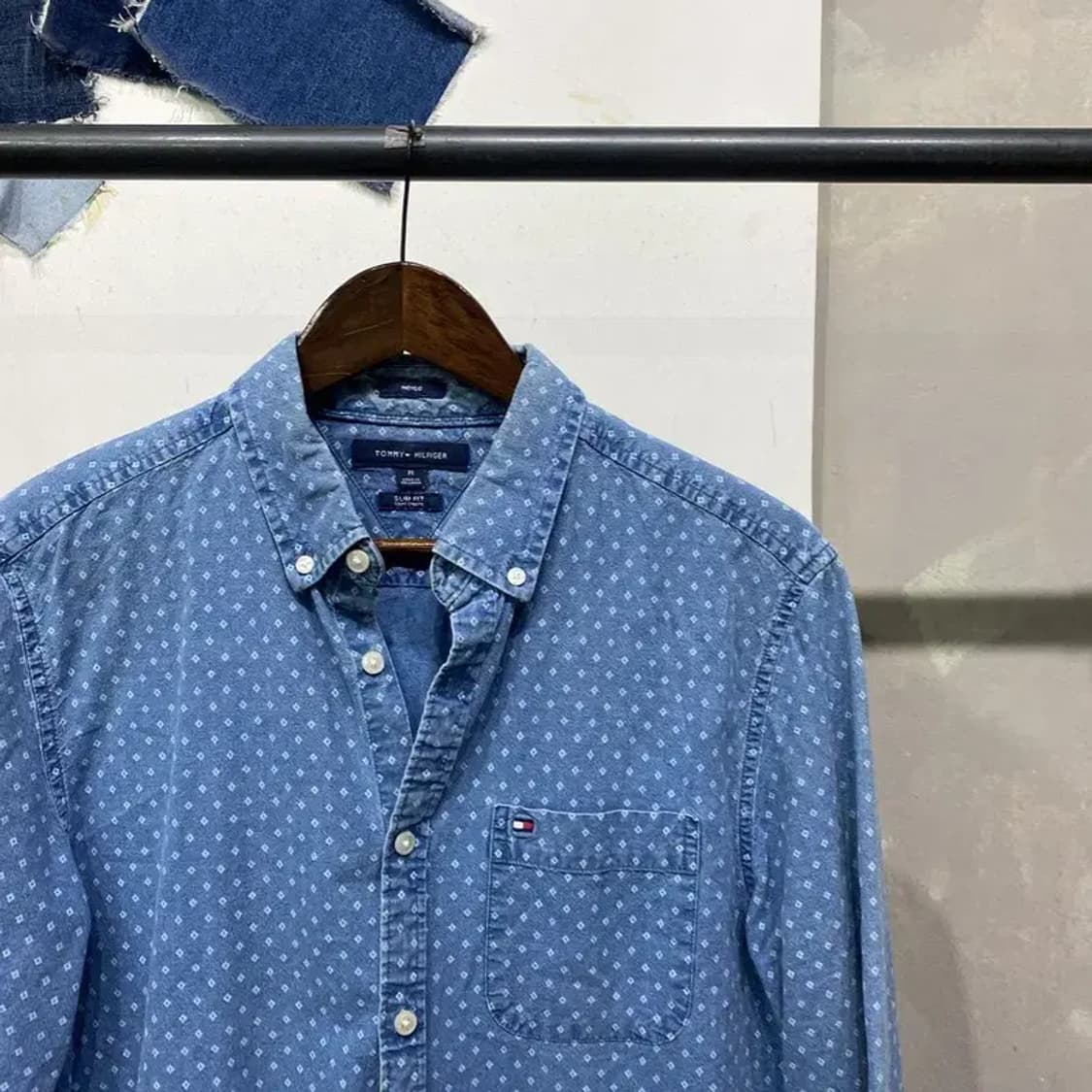 (100) 타미힐피거 캐주얼 슬림핏 패턴 데님 셔츠 청남방 상품이미지3
