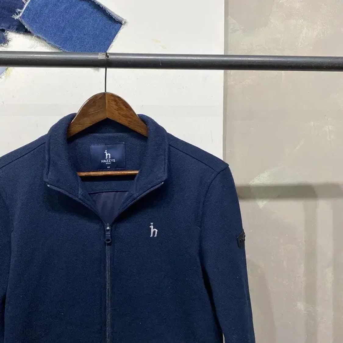 (90) 헤지스 캐주얼 네이비 니트 집업 자켓 상품이미지3