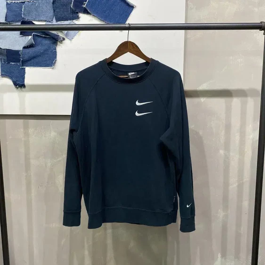 (100) 나이키 스트릿 더블스우시 백프린팅 맨투맨 긴팔 티 상품이미지1