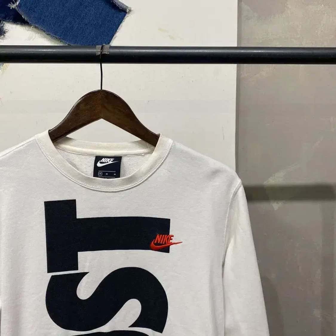 (95) 나이키 저스트두잇 스트릿 빅로고 맨투맨 긴팔 티 상품이미지3