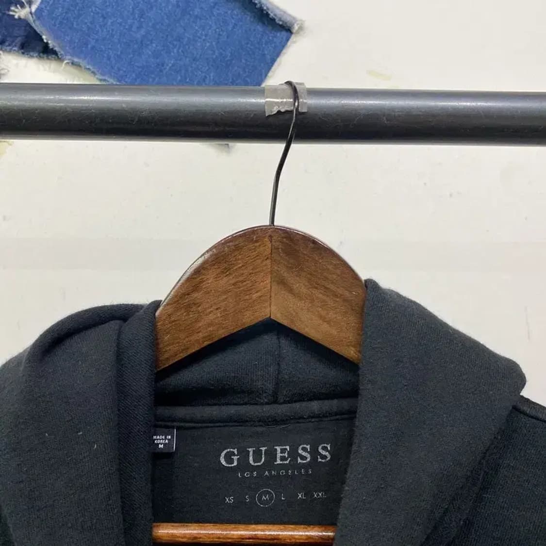 (100) 게스 캐주얼 자수 후드티 상품이미지2