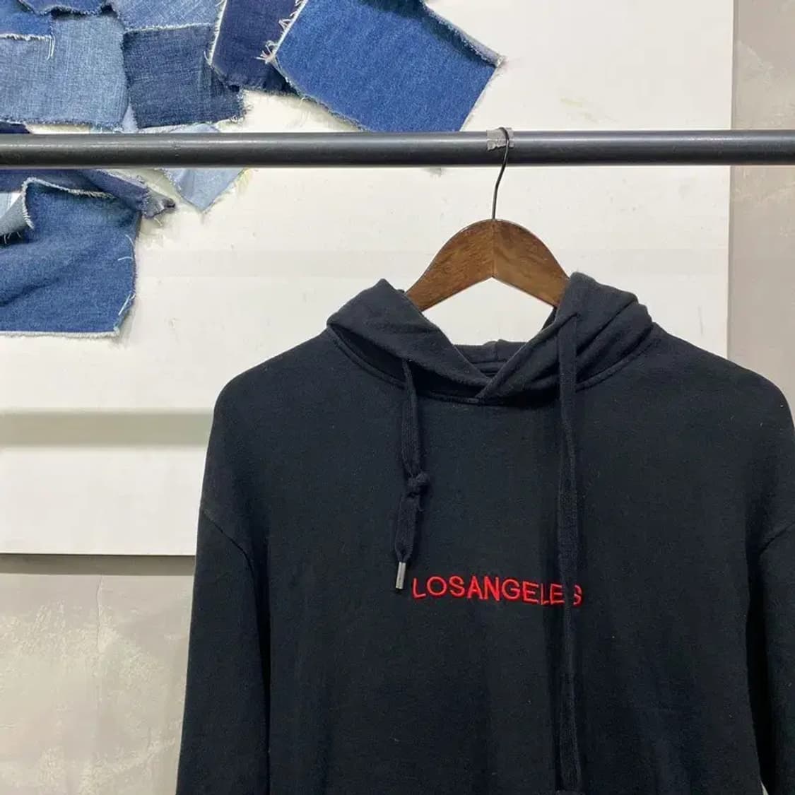 (100) 게스 캐주얼 자수 후드티 상품이미지3