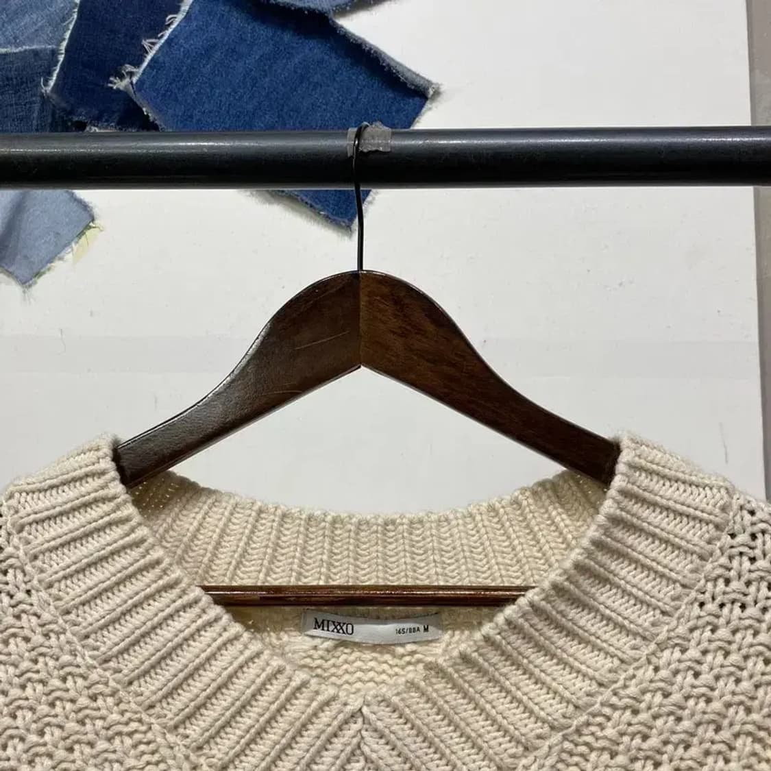 (90) 미쏘 여성 캐주얼 브이넥 꽈배기 케이블 니트 상품이미지2