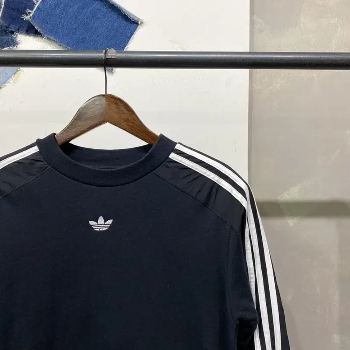 (90) 아디다스 스트릿 캐주얼 센터 파이어버드 맨투맨 긴팔 티 상품이미지3