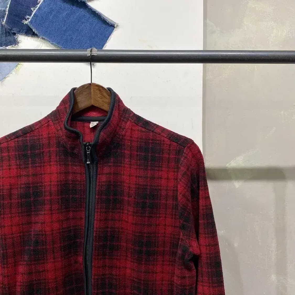 (95) 유니클로 캐주얼 체크 후리스 플리츠 자켓 상품이미지3