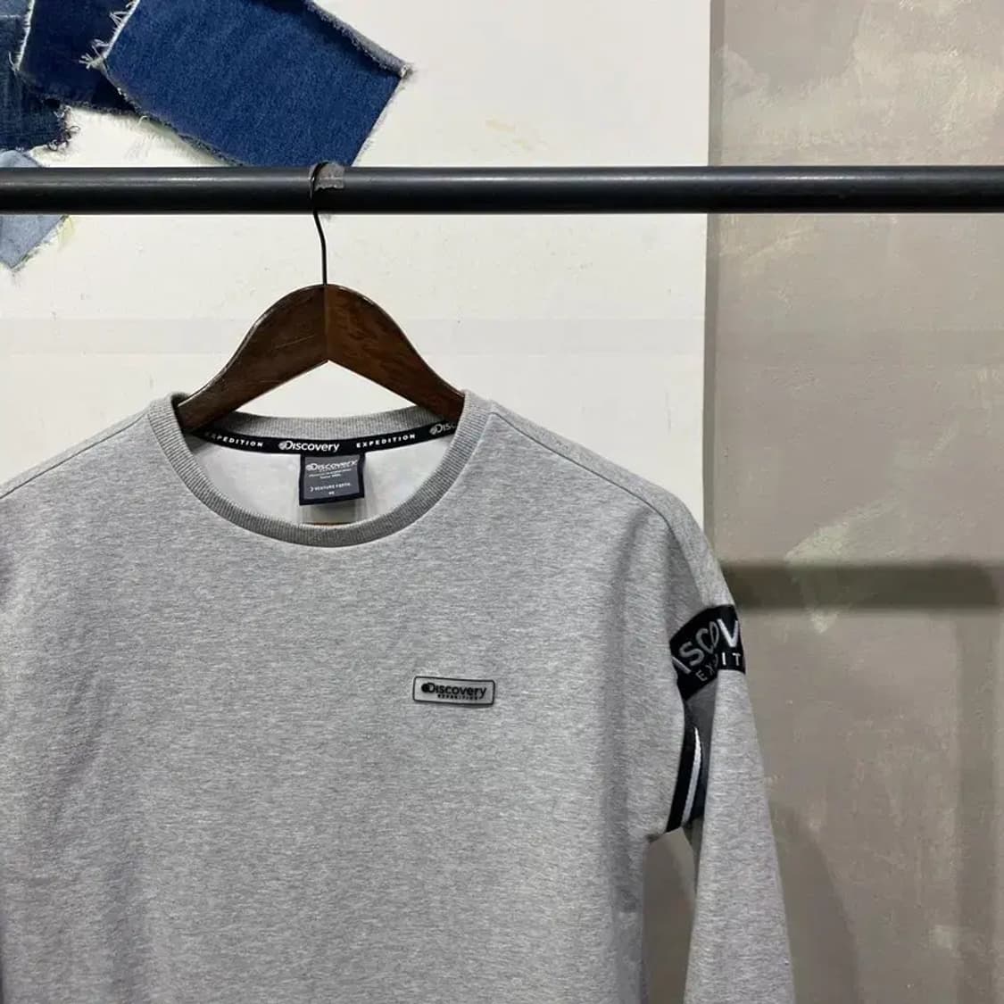 (90) 디스커버리 아웃도어 캐주얼 맨투맨 긴팔 티 상품이미지3