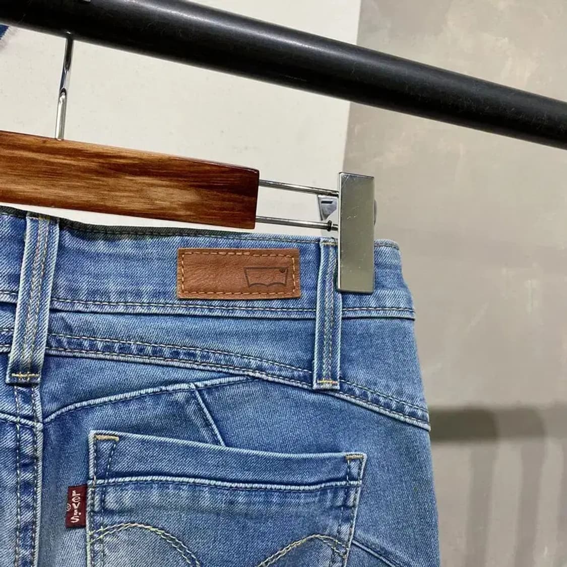 (25인치) 리바이스 여성 스판 데미 커브 로우라이즈 스키니진 청바지 상품이미지4