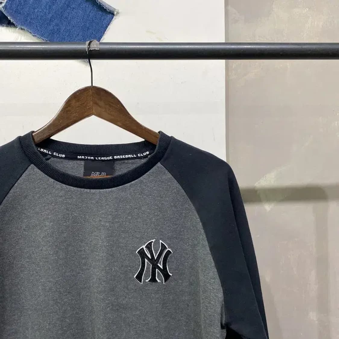 (105) MLB 뉴욕양키스 캐주얼 나그랑 맨투맨 긴팔 티 상품이미지3