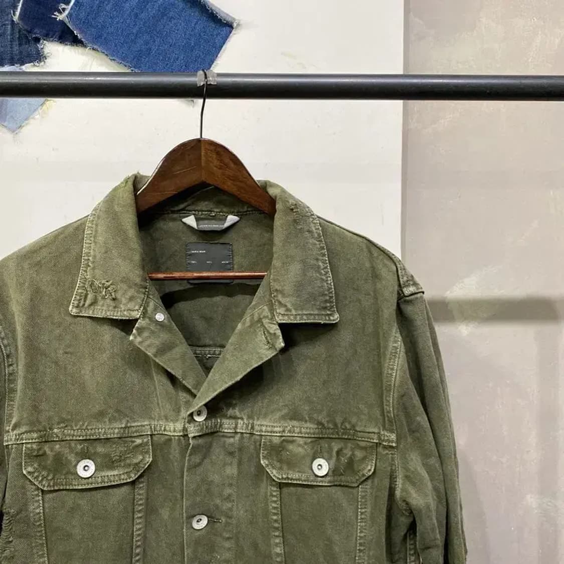 (105) 자라 ZARA 스트릿 피그먼트 데님 트러커 자켓 상품이미지3