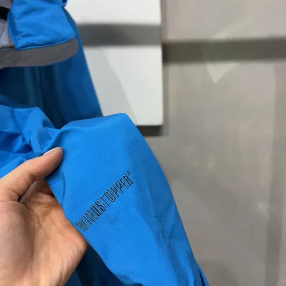 (100) 블랙야크 여성 등산 아웃도어 윈드스토퍼 바람막이 자켓 상품이미지5