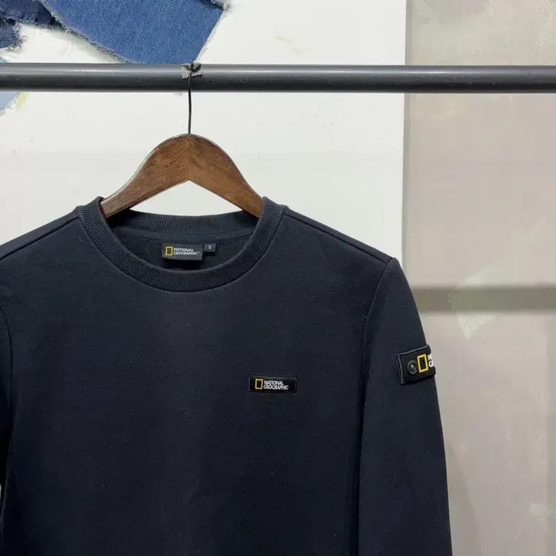 (90) 내셔널지오그래픽 아웃도어 캐주얼 와펜 맨투맨 긴팔 티 상품이미지3