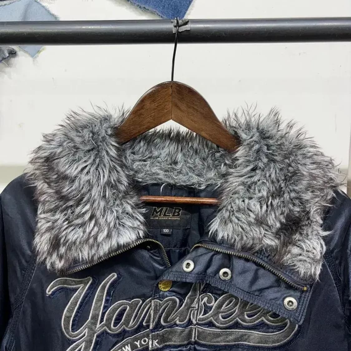 (105) MLB 뉴욕양키스 농구 스트릿 퍼 패딩 바시티 자켓 상품이미지2