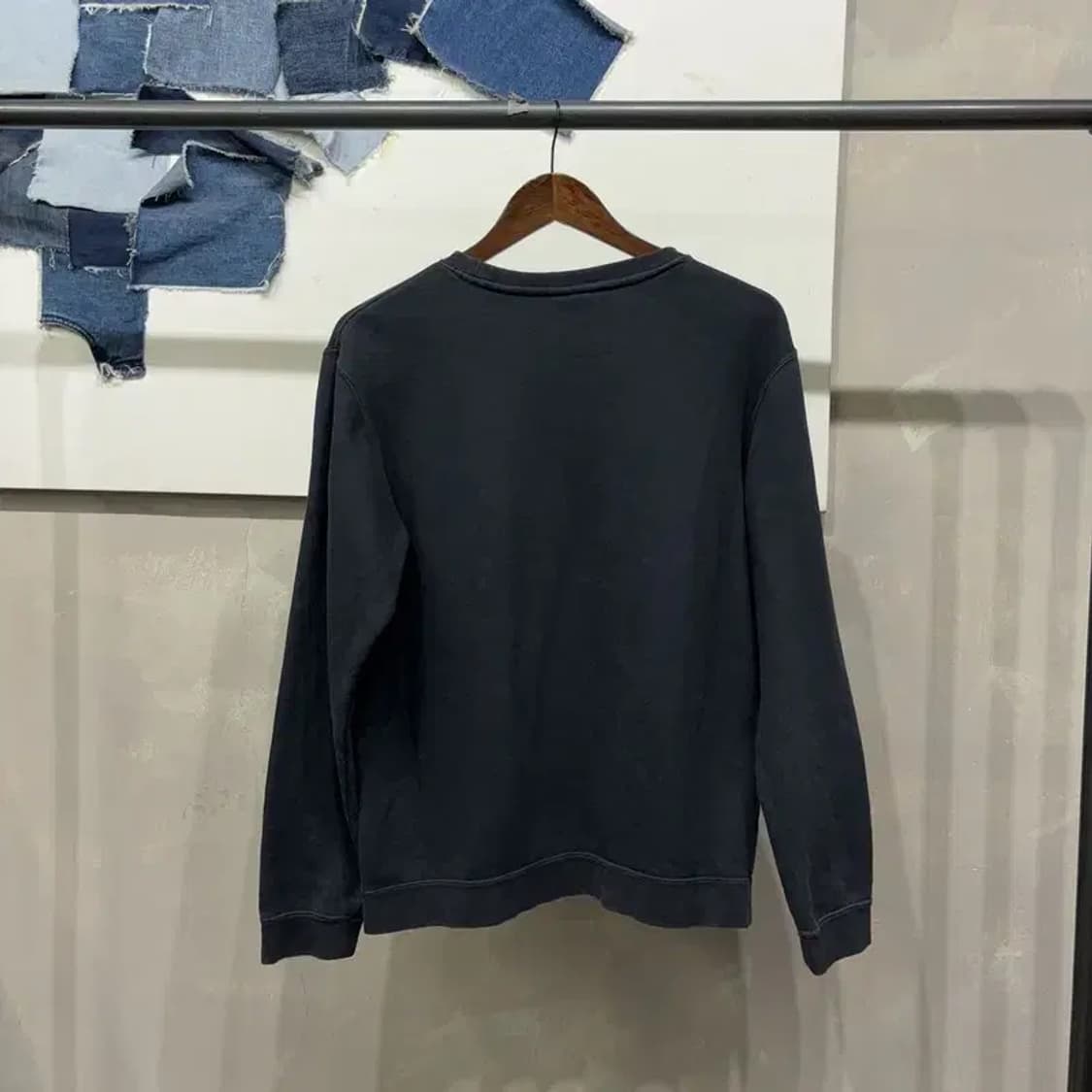 (105) 나이키 캐주얼 자수 기모 블랙 맨투맨 긴팔 티 상품이미지4