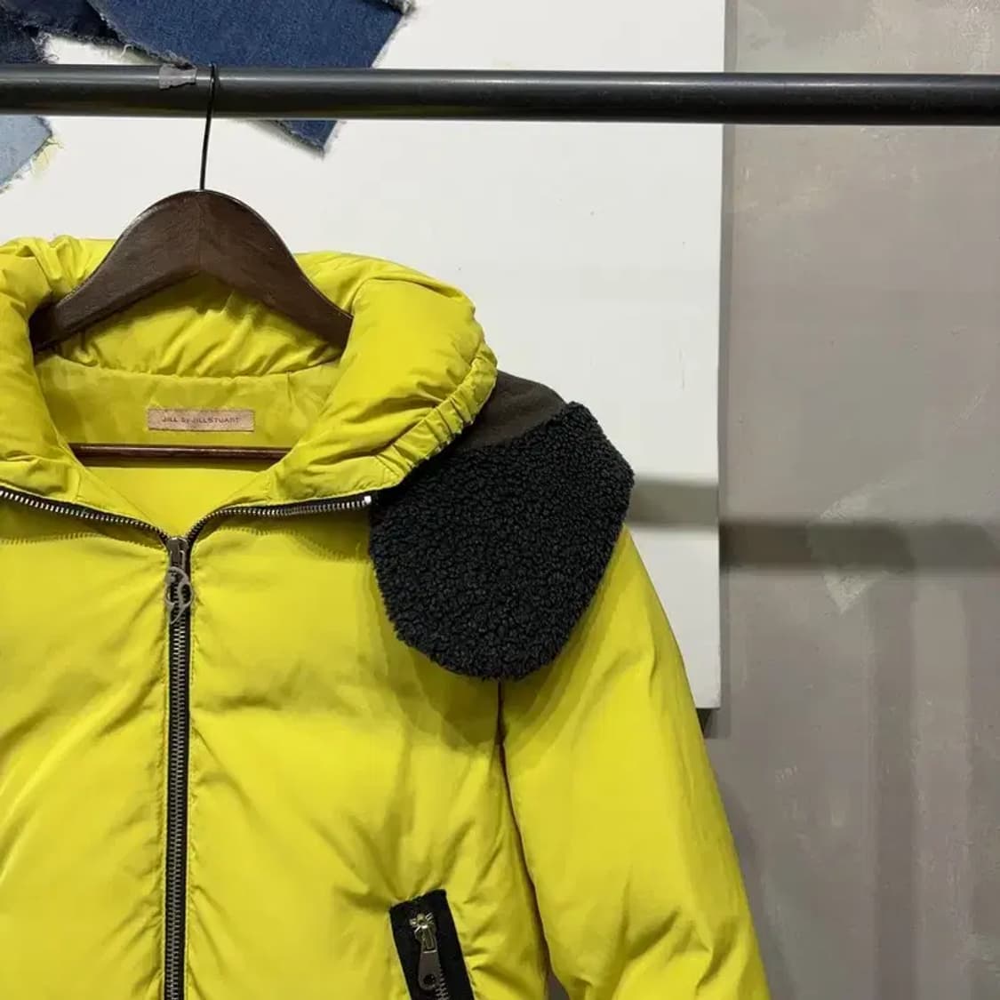 (85) 바나나리퍼블릭 여성 캐주얼 오리털 덕다운 숏패딩 상품이미지3