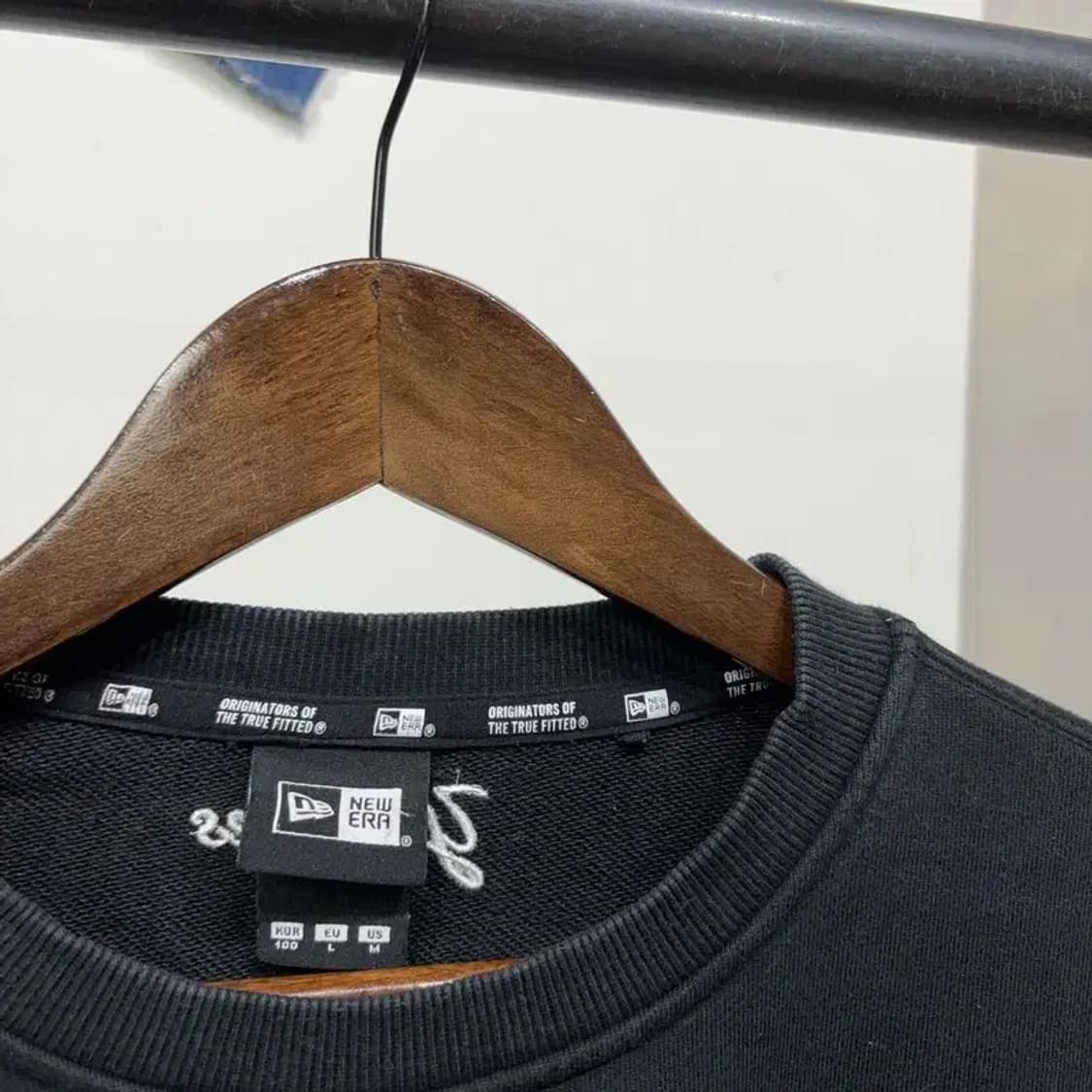 (95) 뉴에라 뉴욕양키스 스트릿 자수 맨투맨 긴팔 티 상품이미지2