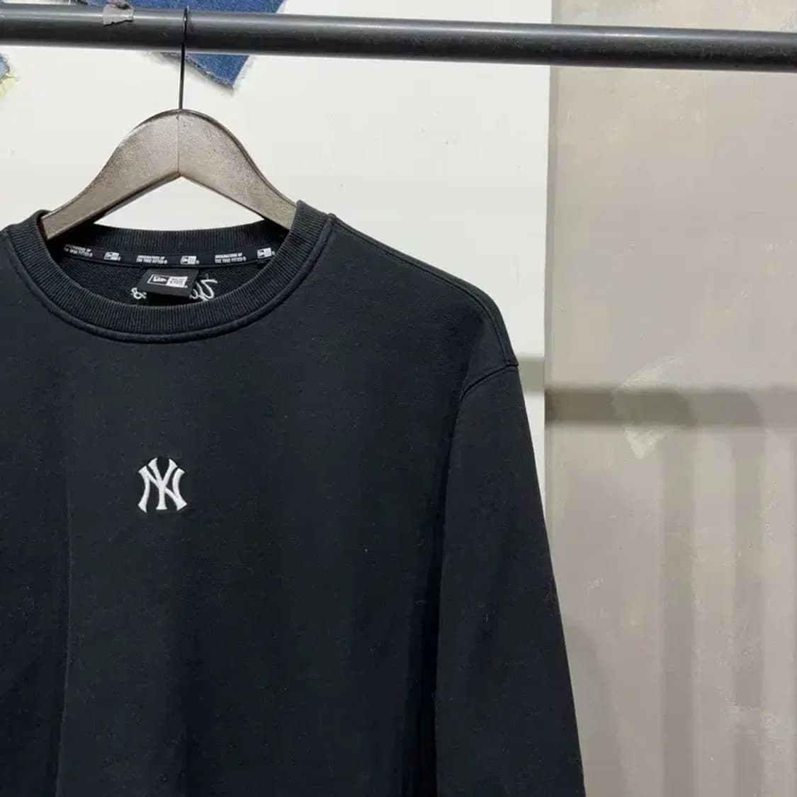 (95) 뉴에라 뉴욕양키스 스트릿 자수 맨투맨 긴팔 티 상품이미지3