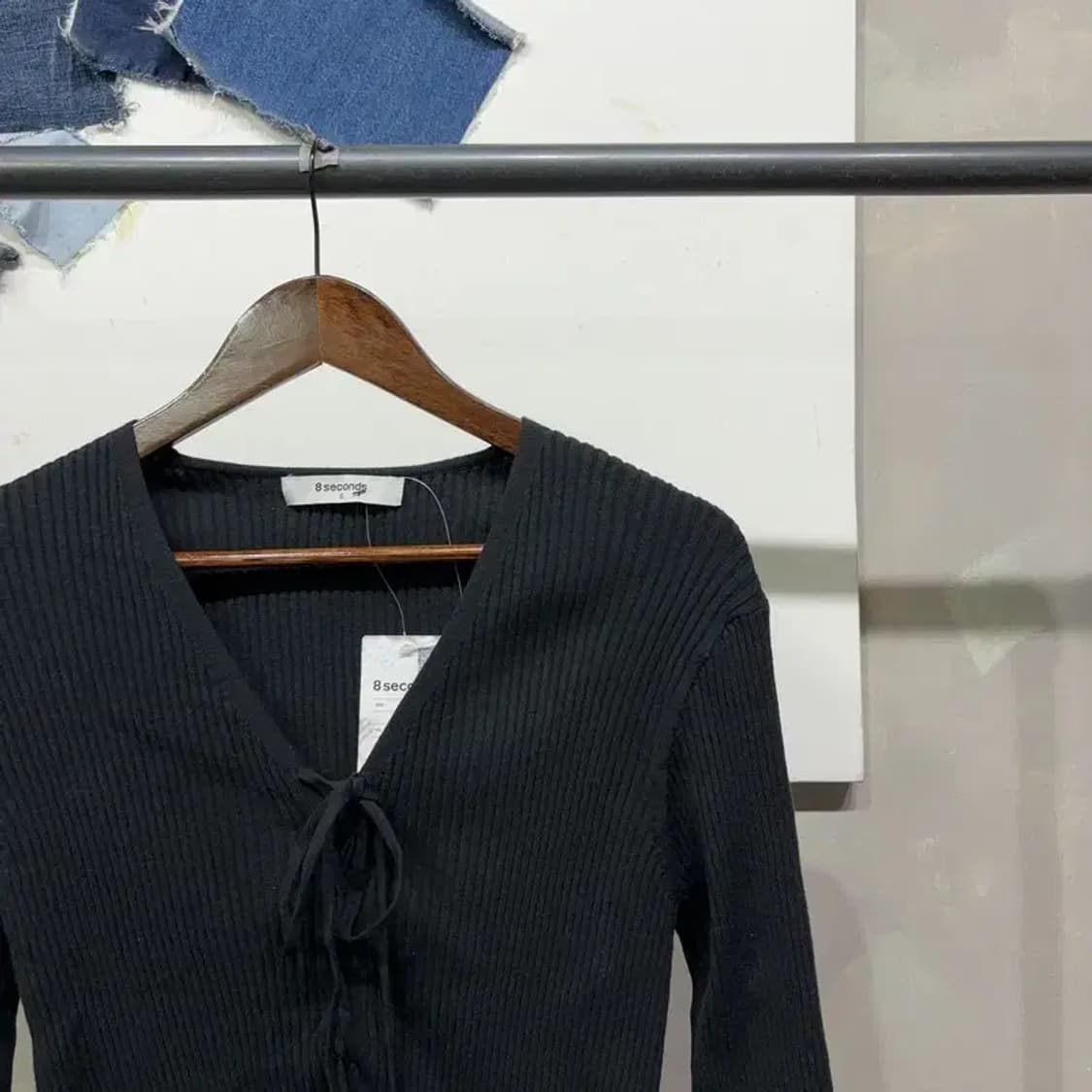 (85) 에잇세컨즈 여성 캐주얼 브이넥 골지 리본 니트 상품이미지3