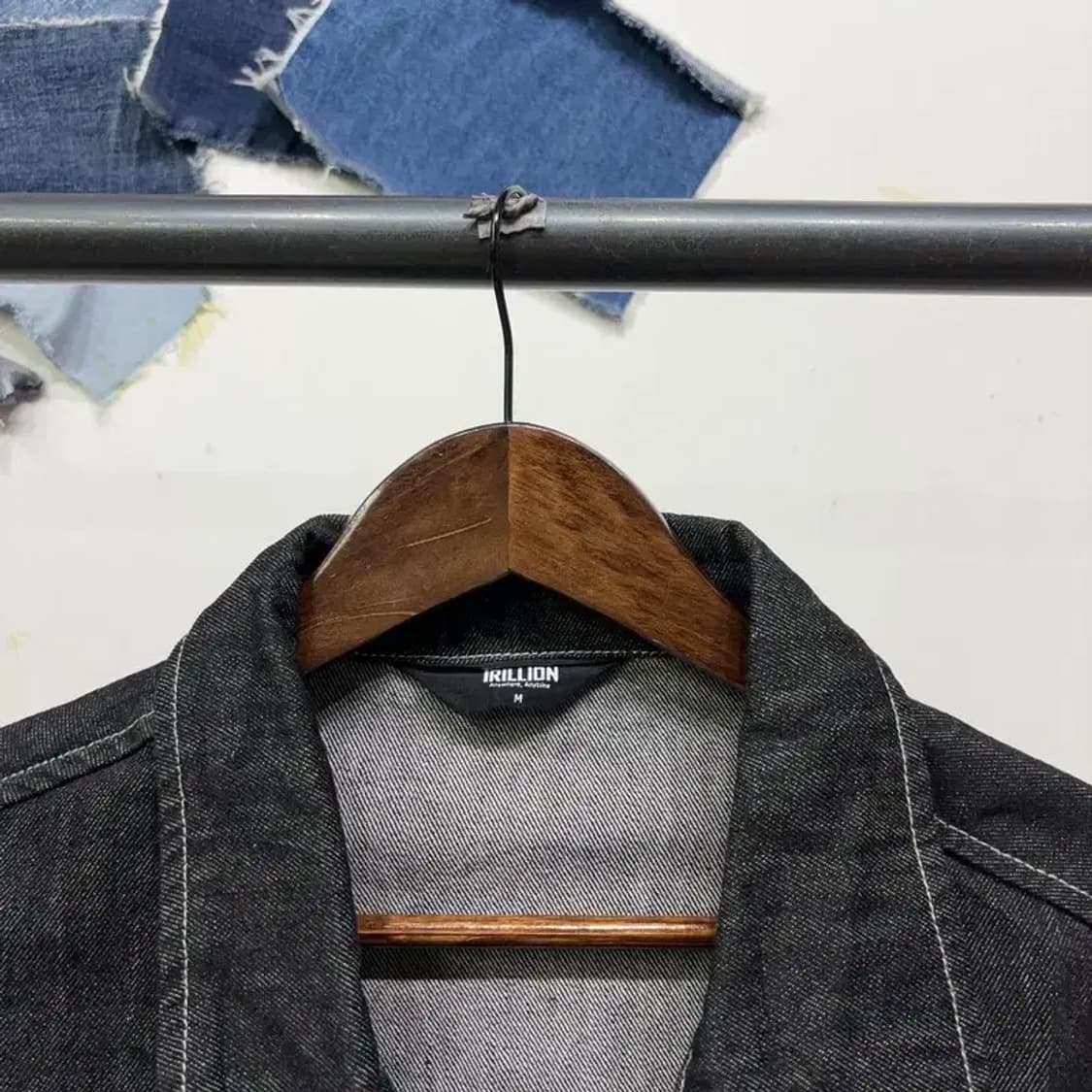 (95) 트릴리온 캐주얼 투포켓 흑청데님 트러커 자켓 상품이미지2