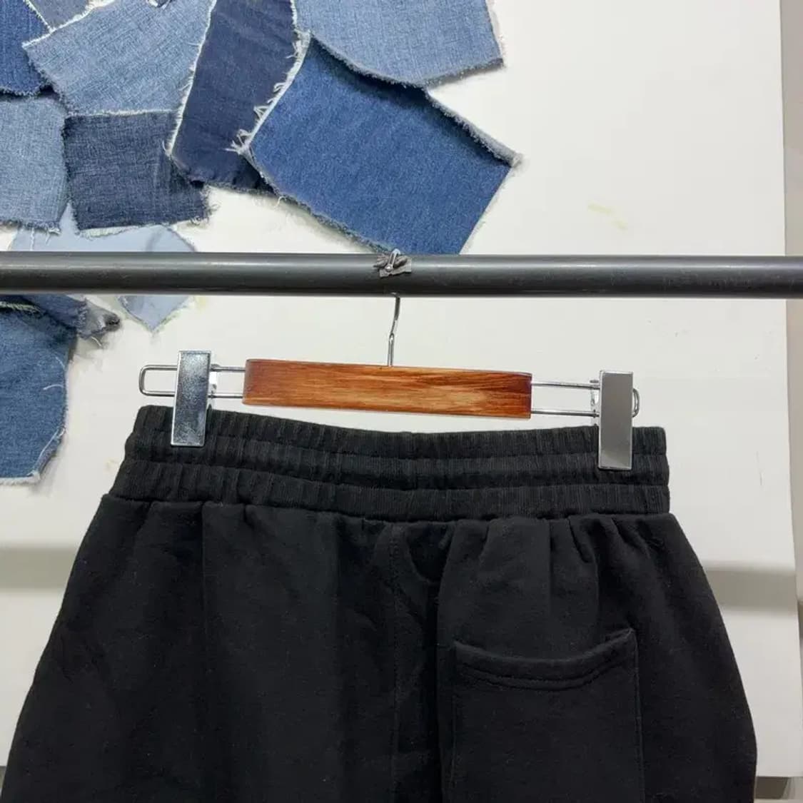 (26~28인치) 러브이즈트루 여성 Y2K 글리터 빅프린팅 조거팬츠 바지 상품이미지4