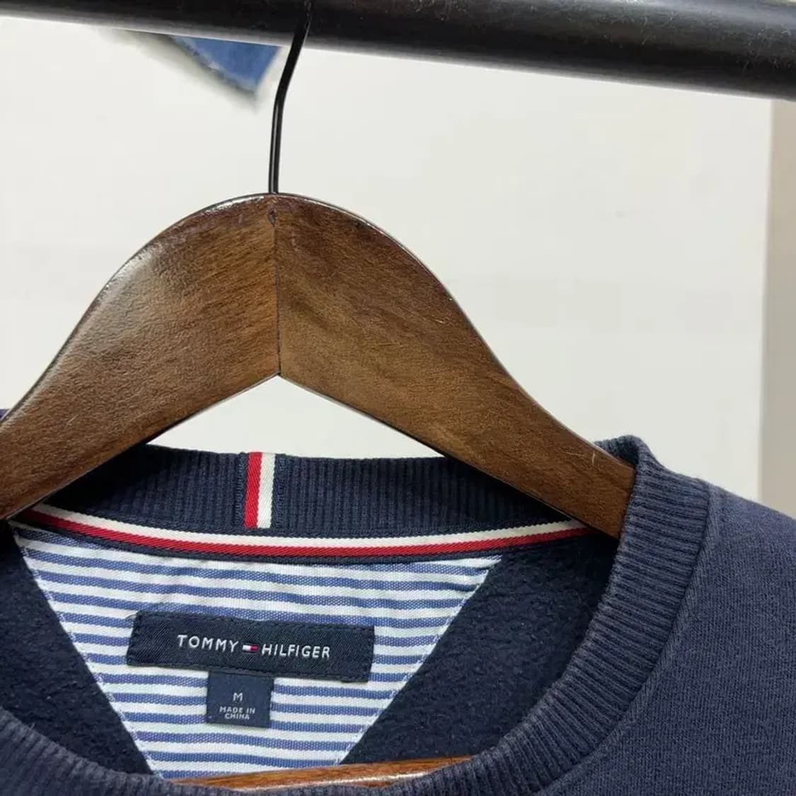 (100) 타미힐피거 캐주얼 빅프린팅 기모 맨투맨 긴팔 티 상품이미지2