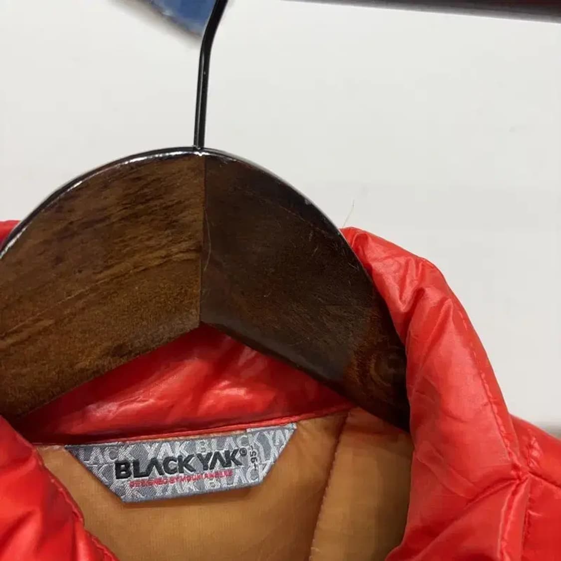 (95) 블랙야크 여성 등산 아웃도어 구스다운 거위털 경량패딩 상품이미지2