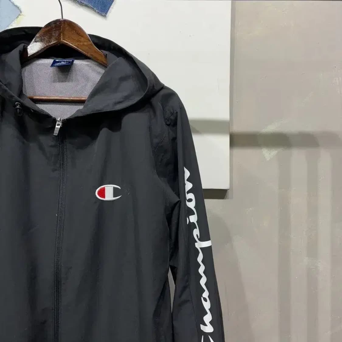 (105) 챔피온 스트릿 소매 프린팅 바람막이 자켓 상품이미지3
