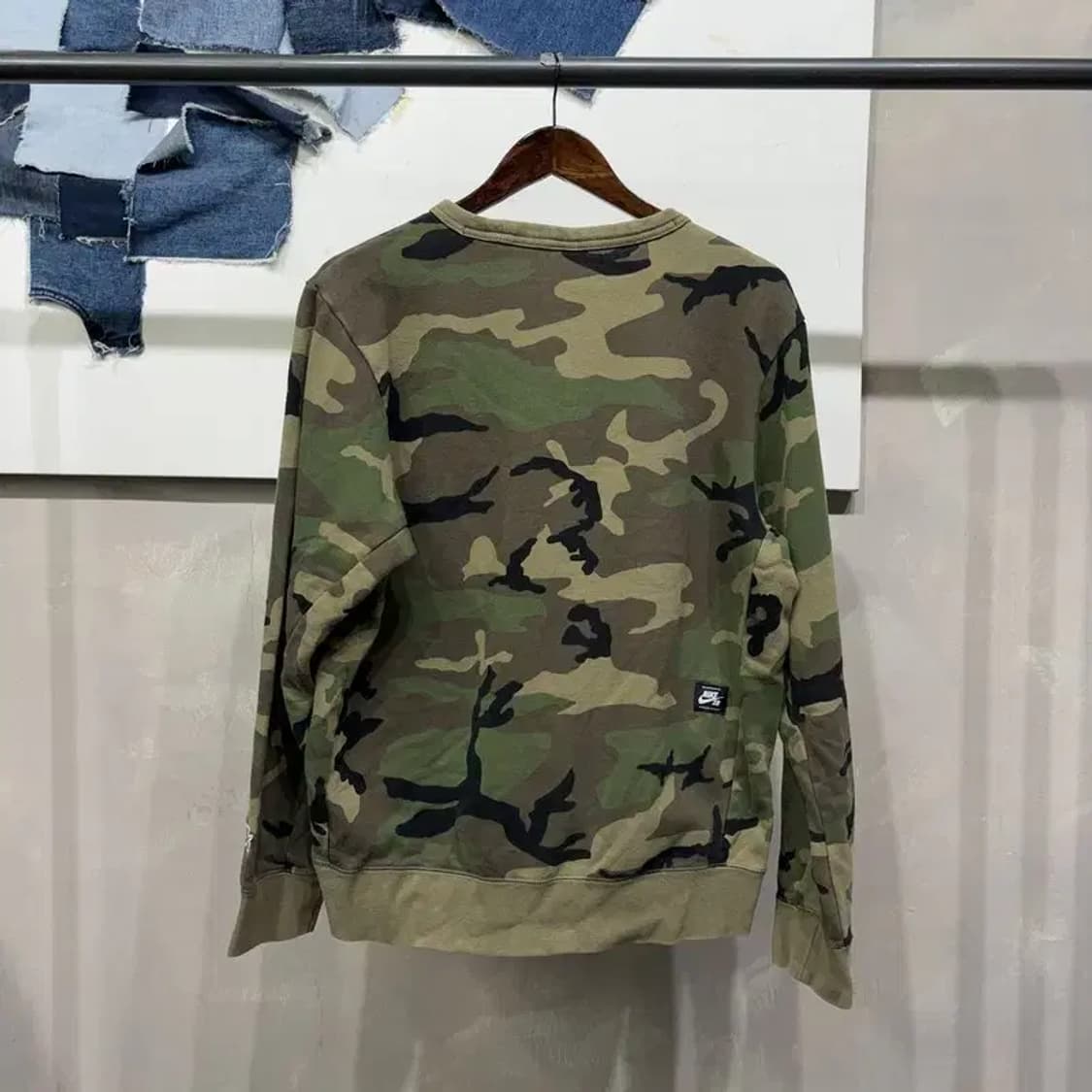 (100) 나이키SB 밀리터리 캐주얼 카모 기모 맨투맨 긴팔 티 상품이미지4