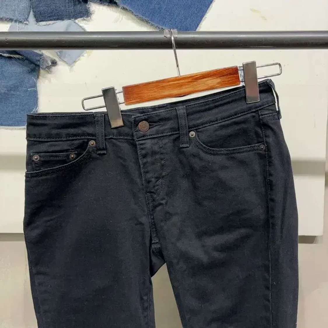 (27인치) 리바이스 여성 캐주얼 흑청바지 블랙진 상품이미지2