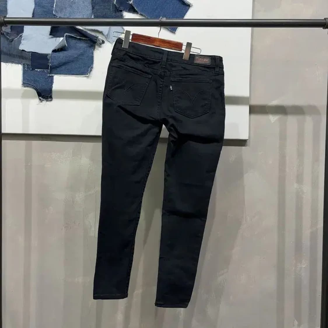 (27인치) 리바이스 여성 캐주얼 흑청바지 블랙진 상품이미지3