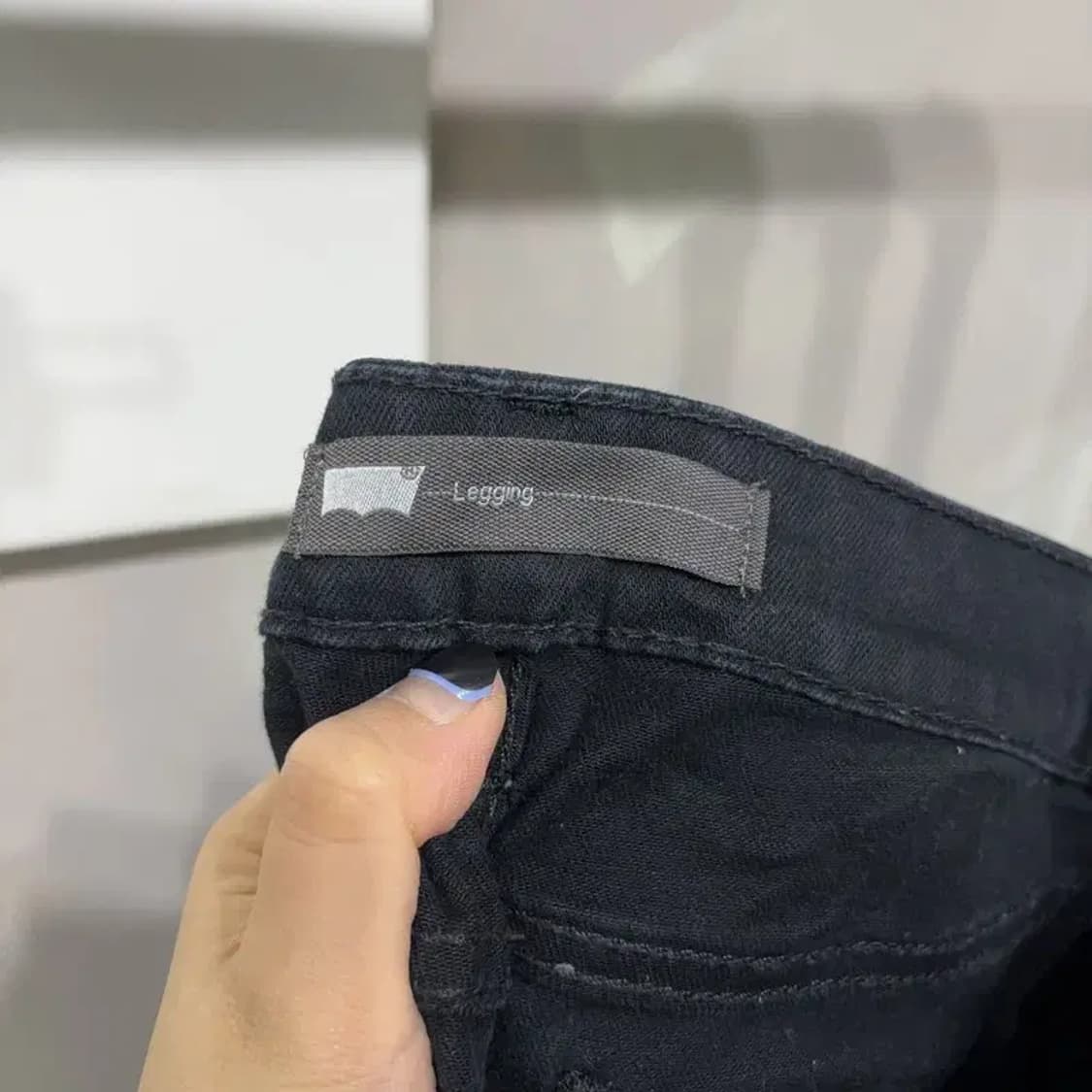 (27인치) 리바이스 여성 캐주얼 흑청바지 블랙진 상품이미지5