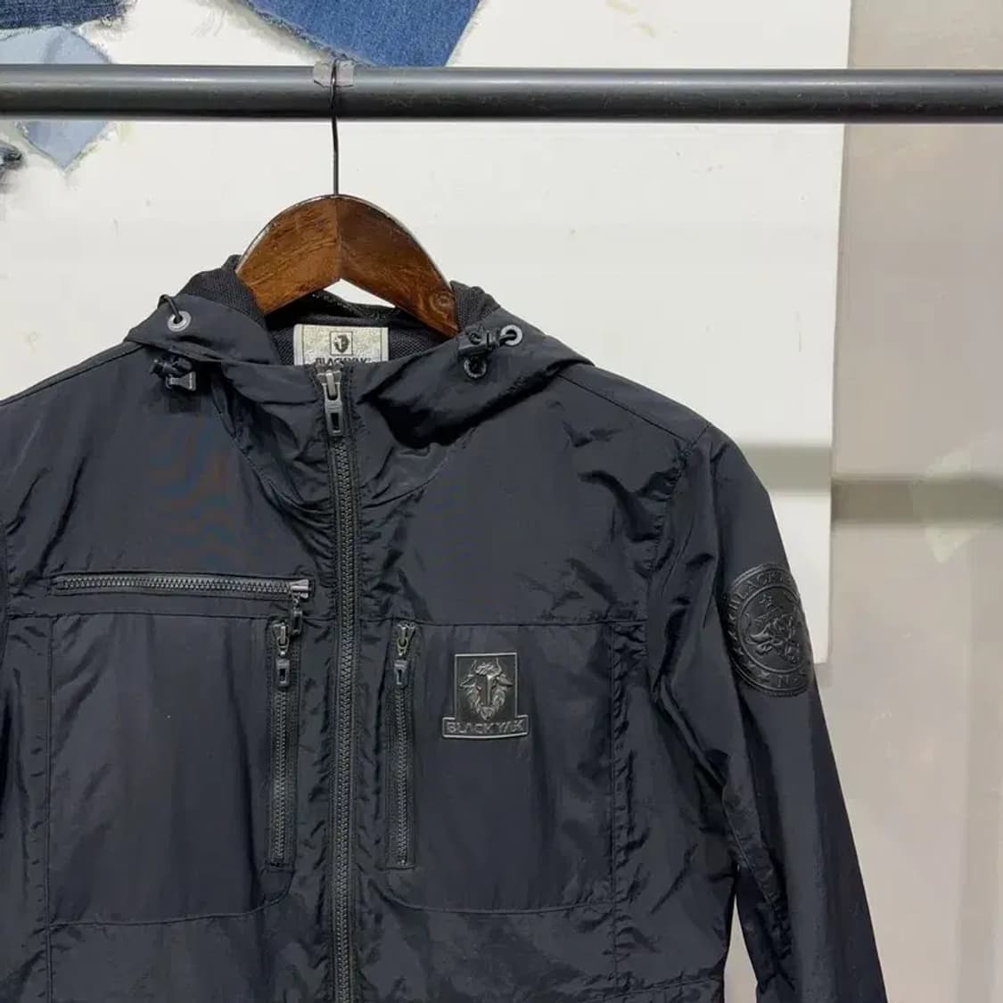 (85) 블랙야크 여성 등산 아웃도어 후드 바람막이 자켓 상품이미지3