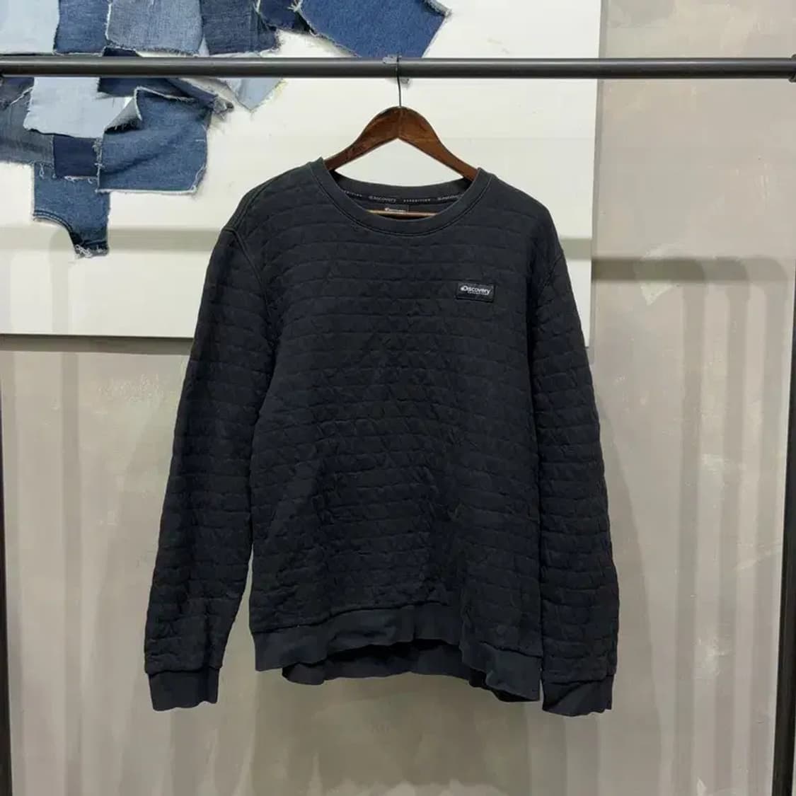 (110) 디스커버리 캐주얼 누빔 맨투맨 긴팔 티 상품이미지1