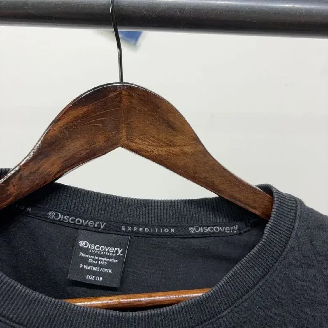 (110) 디스커버리 캐주얼 누빔 맨투맨 긴팔 티 상품이미지2