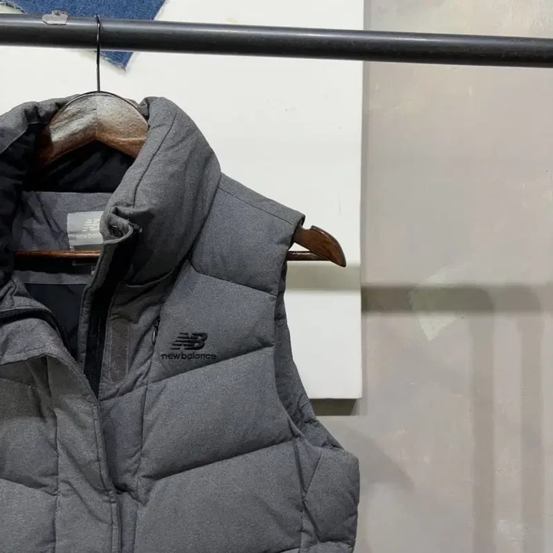 (90) 뉴발란스 여성 운동 캐주얼 덕다운 오리털 패딩 조끼 상품이미지3