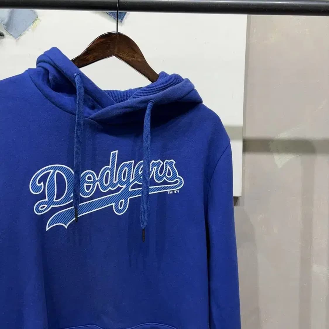 (110) MLB LA다저스 스트릿 프린팅 기모 후드티 상품이미지3