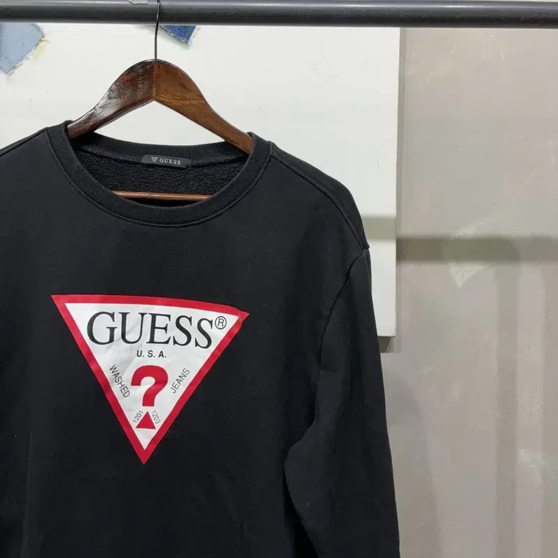 (105) 게스 캐주얼 빅프린팅 기모 맨투맨 긴팔 티 상품이미지3