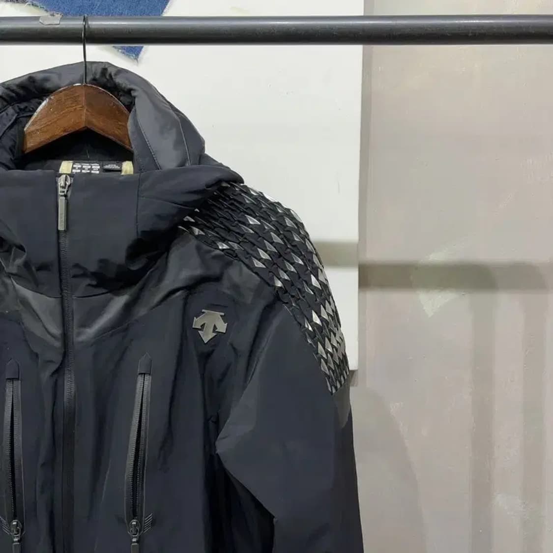 (95) 데상트 등산 아웃도어 모션 3D 후드 패딩 자켓 상품이미지3