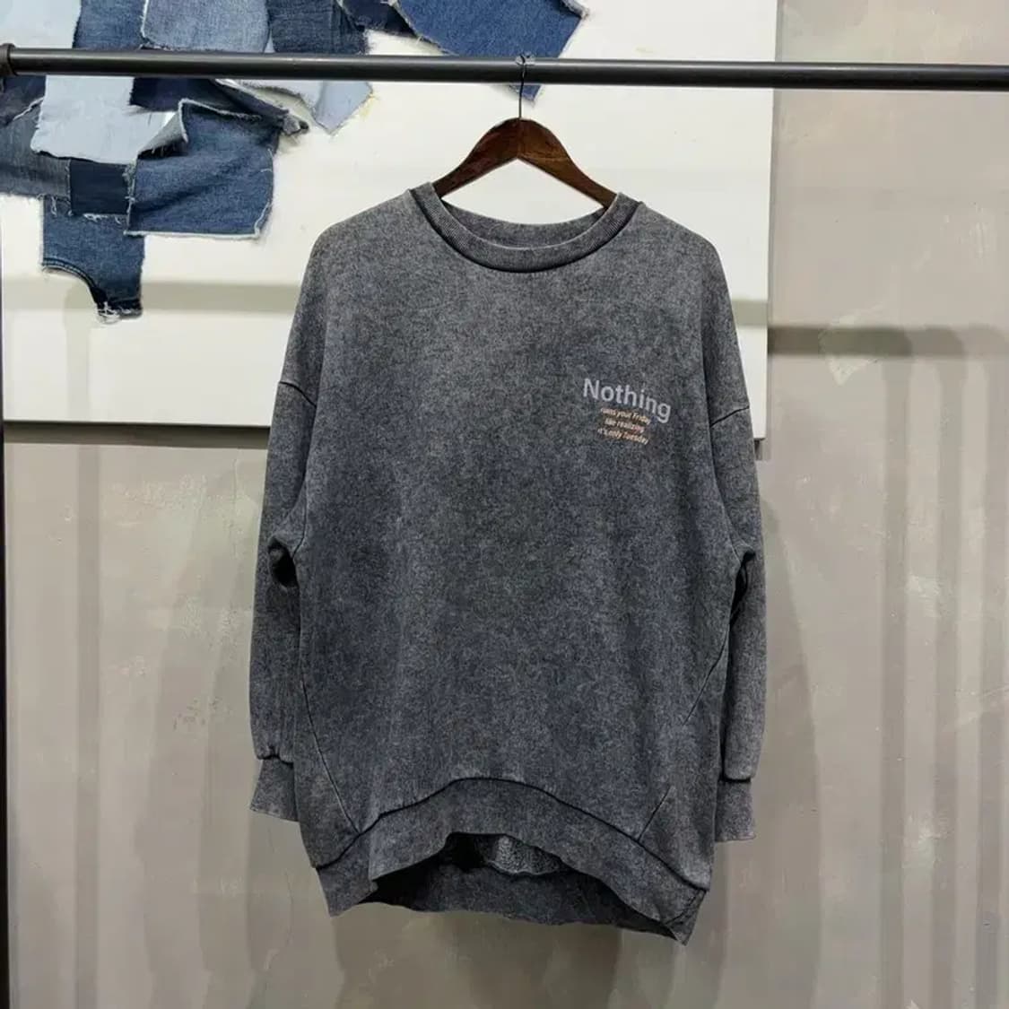 (110) 버쉬카 캐주얼 백프린팅 피그먼트 기모 맨투맨 긴팔 티 상품이미지1