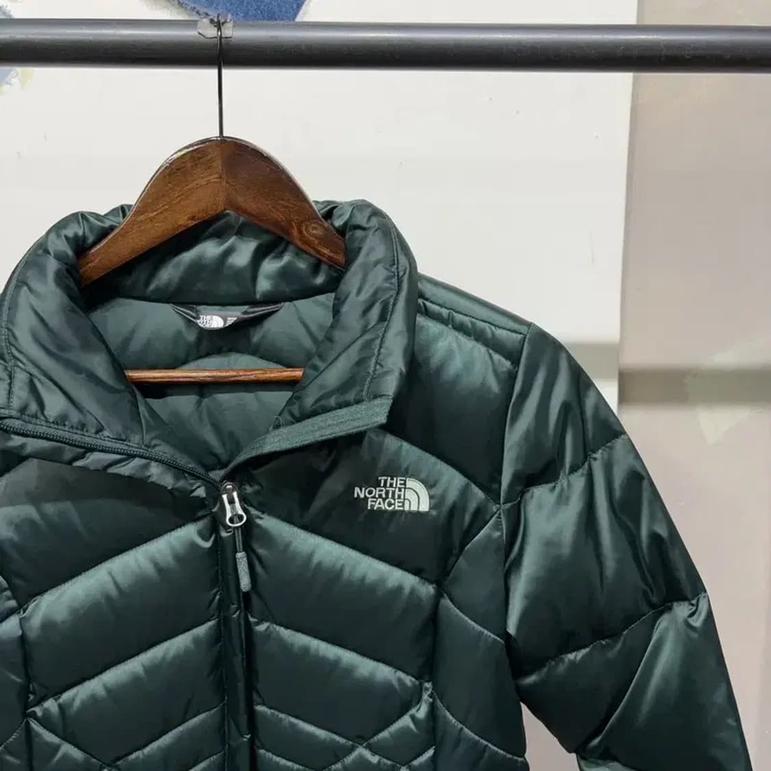 (90) 노스페이스 여성 550 아웃도어 패딩 자켓 상품이미지3