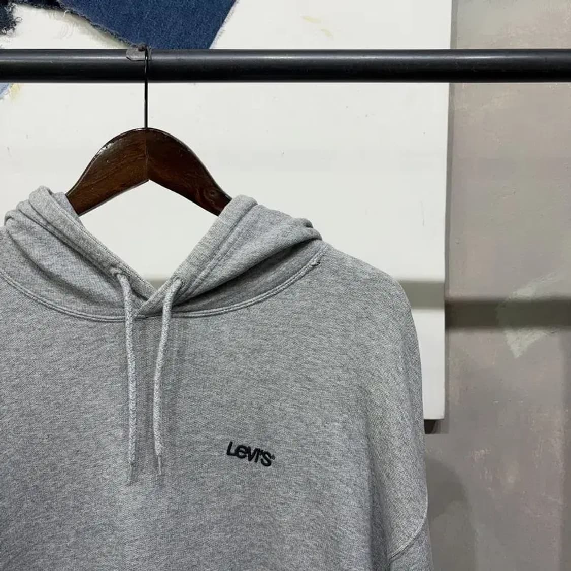 (115) 리바이스 캐주얼 릴렉스드핏 로고 자수 후드티 상품이미지4