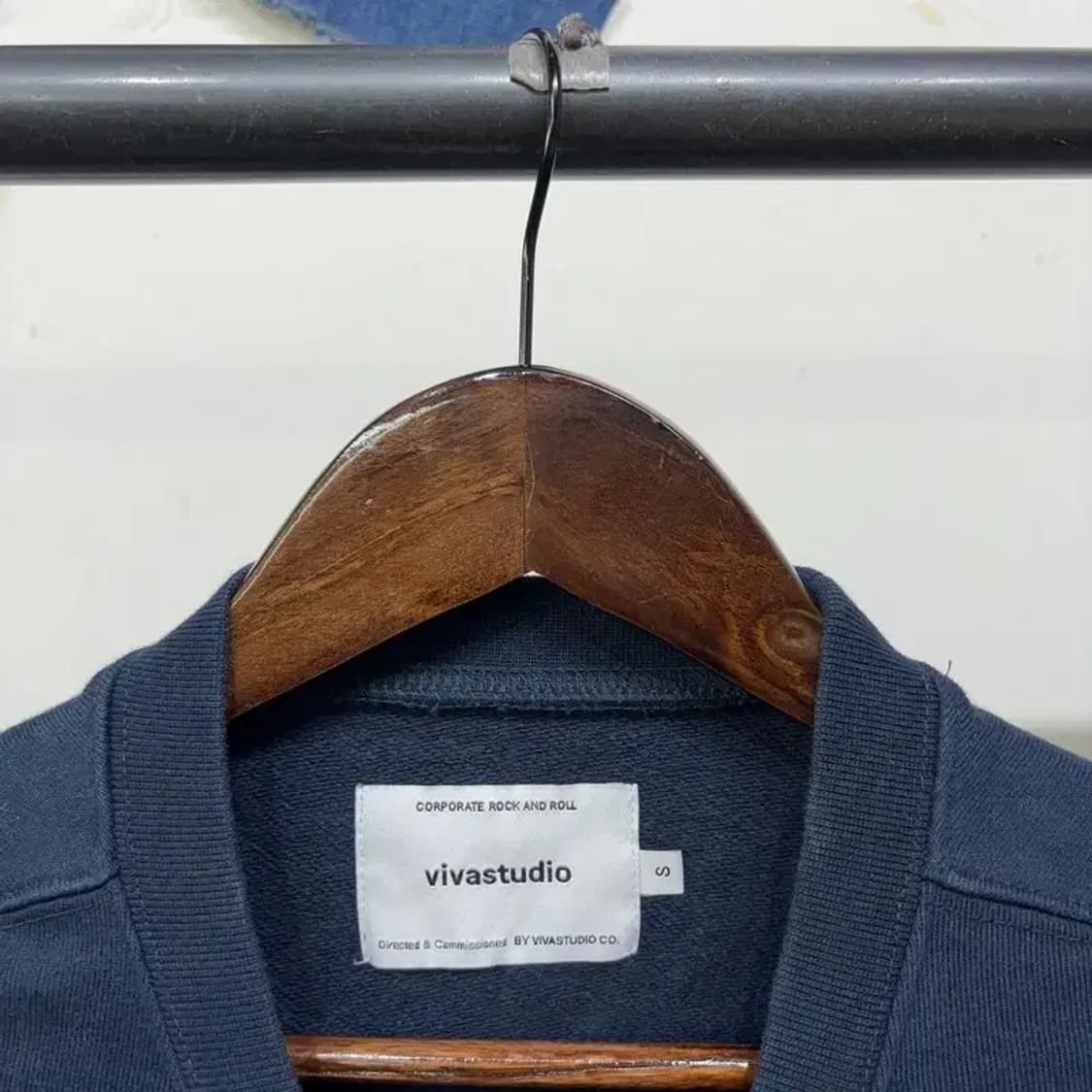 (100) 비바스튜디오 스트릿 캐주얼 빅프린팅 맨투맨 긴팔 티 상품이미지2