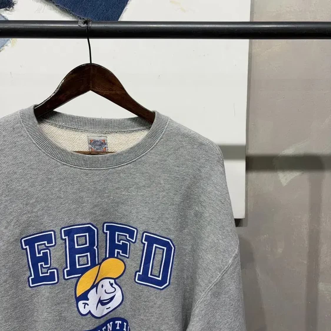 (100) 이벳필드 스트릿 캐주얼 빅프린팅 맨투맨 긴팔 티 상품이미지3