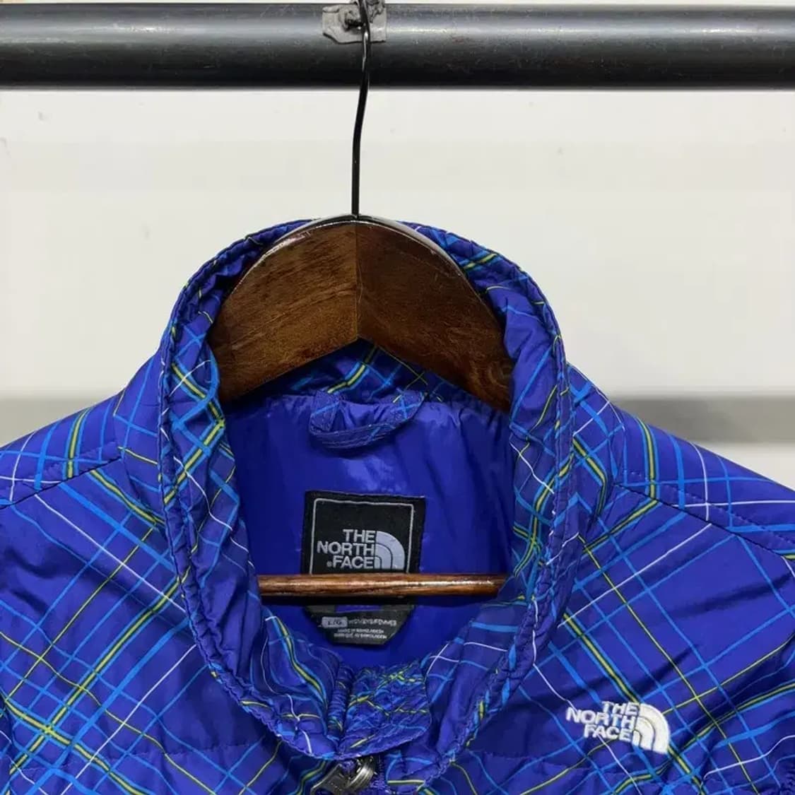 (100) 노스페이스 여성 아웃도어 체크 경량패딩 상품이미지2